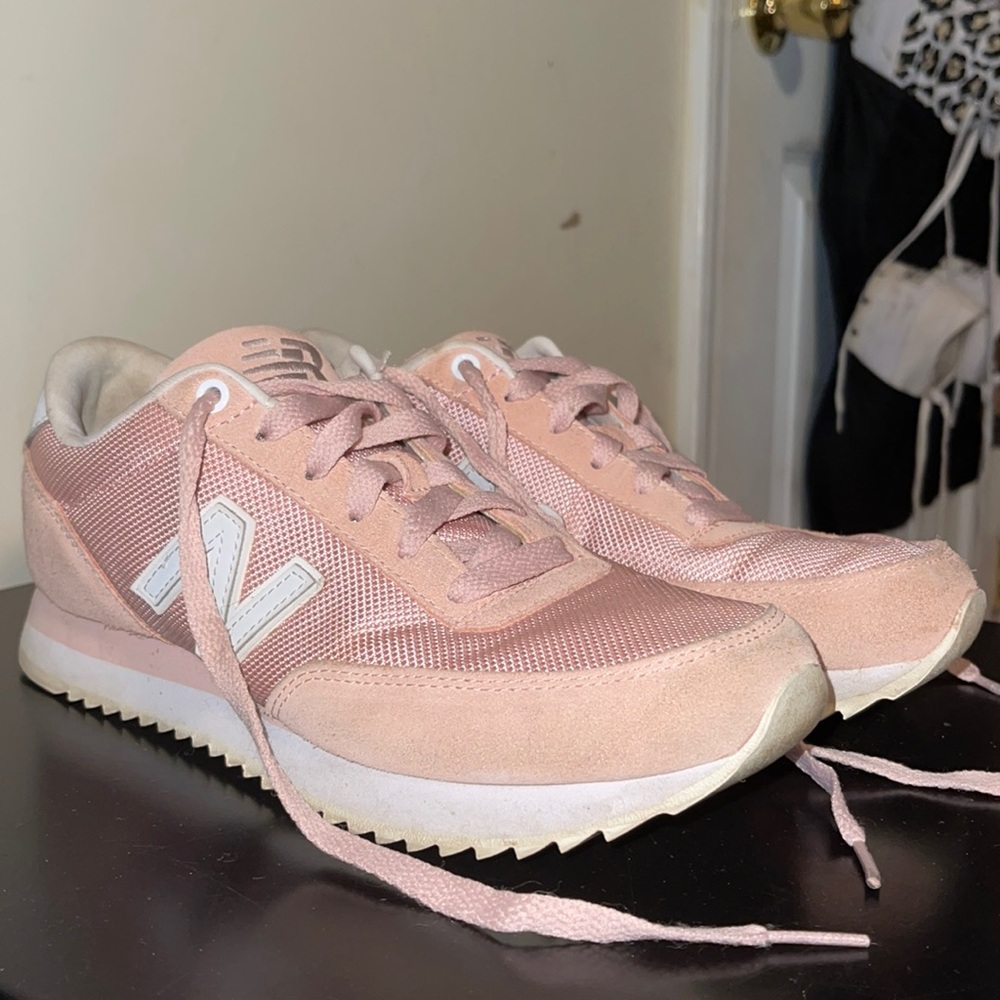 New Balance tennis shoes